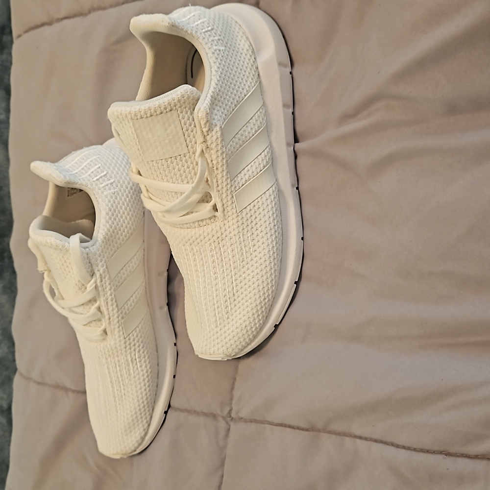 White Adidas - Picture 2 of 6